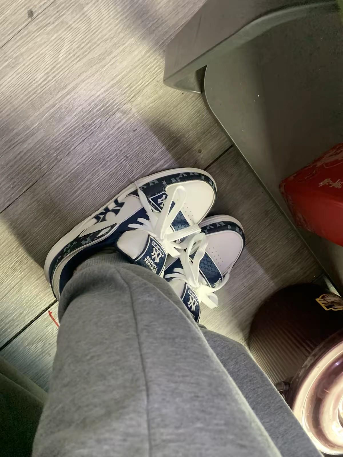 藏青老花💙MLB NY魔术贴板鞋复古氛围感拉满